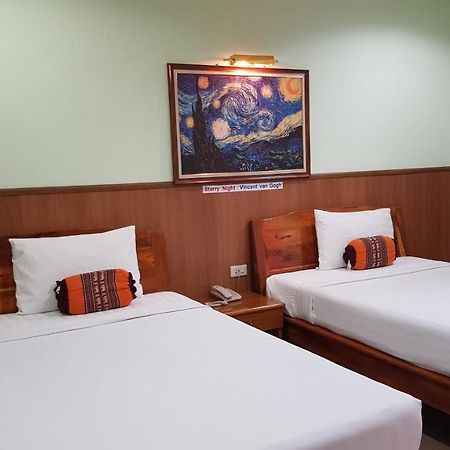 Phadaeng Hotel Ubon Ratchathani Exteriör bild