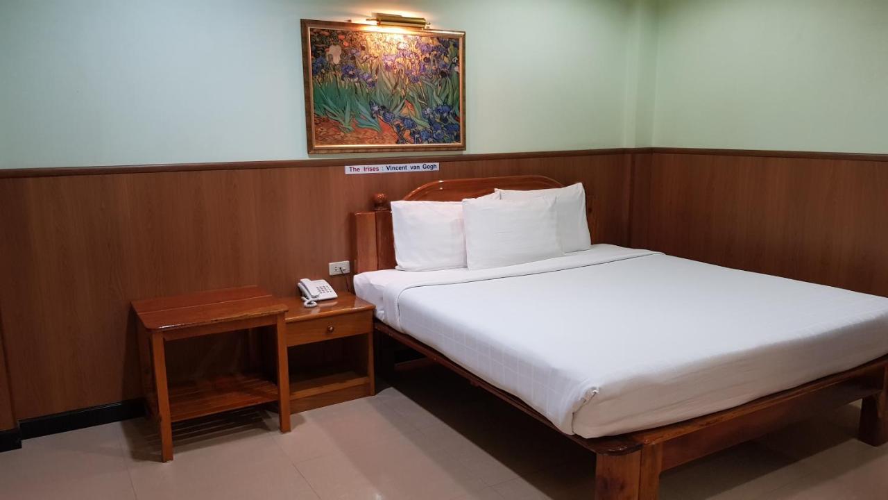 Phadaeng Hotel Ubon Ratchathani Exteriör bild